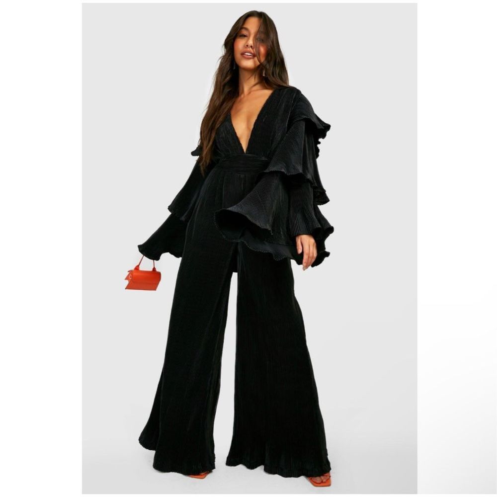 Boohoo Black Plissé Ruffle Sleeve Wide Leg Jumpsuit